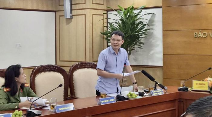 Thiếu tướng Đào Hồng Sơn, Phó Cục trưởng Cục Cảnh sát điều tra tội phạm về tham nhũng, kinh tế, buôn lậu (C03), Bộ Công an phát biểu tại hội nghị. Ảnh: Phương Thuý