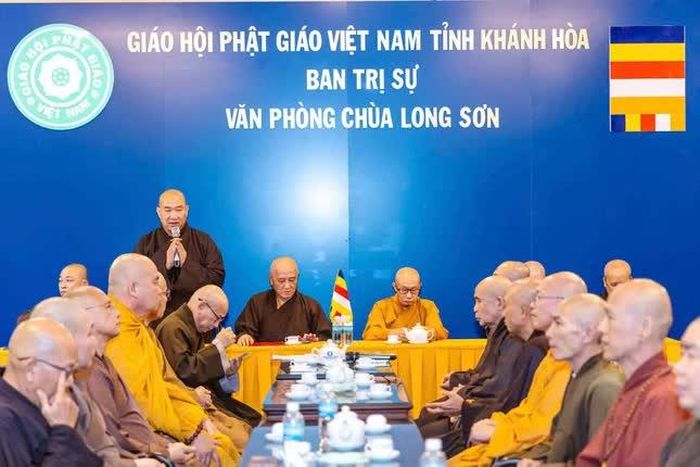 Thượng tọa Thích Phước Nguyên phát biểu