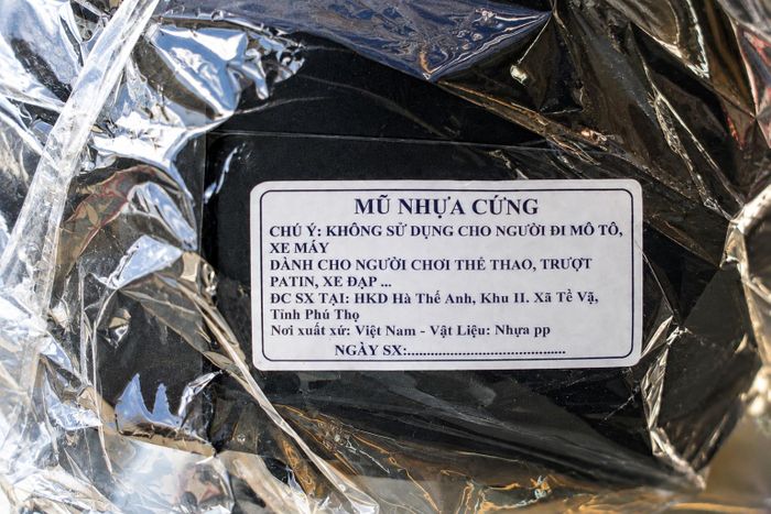 Theo các chuyên gia, công tác tuyên truyền cần tập trung nâng cao nhận thức, giúp người dân hiểu đúng về công dụng và biết cách lựa chọn mũ bảo hiểm đạt chuẩn.