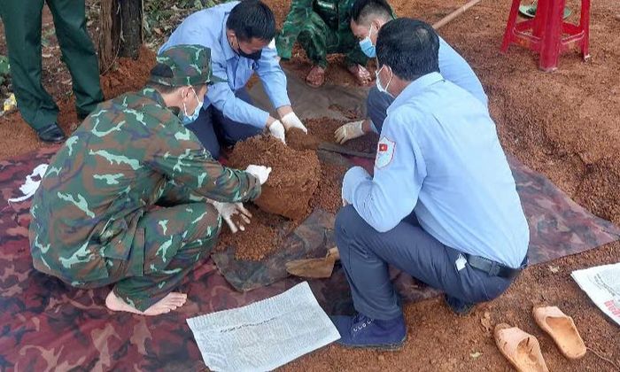 Đội K52 (Bộ chỉ huy Quân sự tỉnh Gia Lai) tìm kiếm, quy tập liệt sĩ hy sinh tại xã Ia Dom. Ảnh: Đội K52