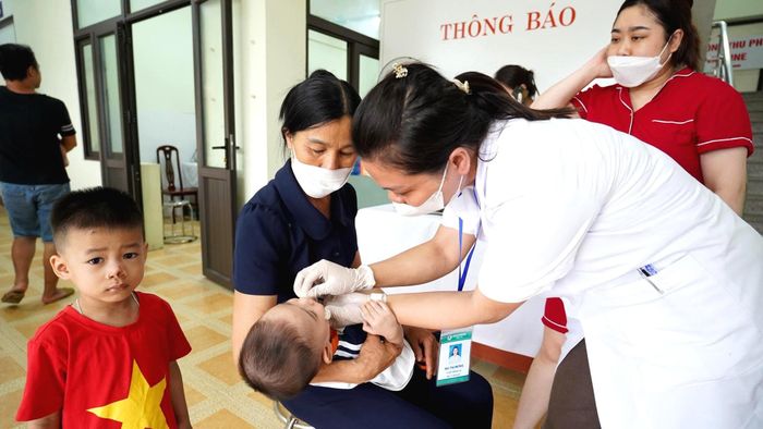 Người dân các địa phương trong tỉnh vui mừng khi được khám sức khỏe miễn phí định kỳ.