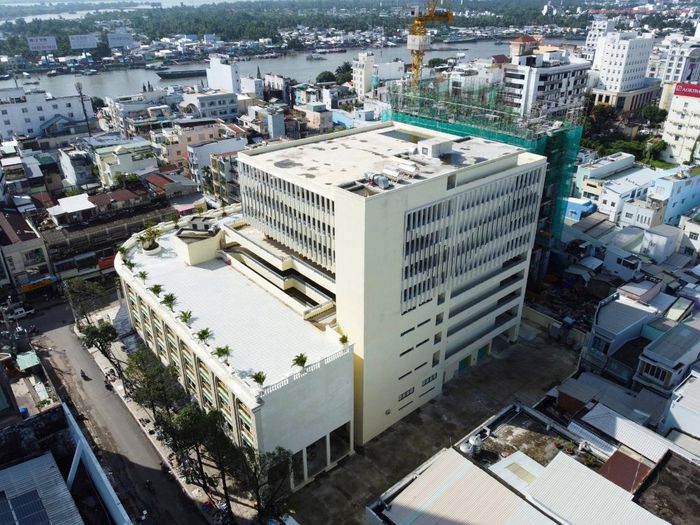 Trung tâm đậu xe và dịch vụ ô tô phường Ninh Kiều đang đi vào hoạt động.