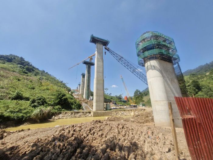 Nhiều hạng mục cao tốc Hòa Bình - Mộc Châu đang được đẩy nhanh tiến độ thi công.