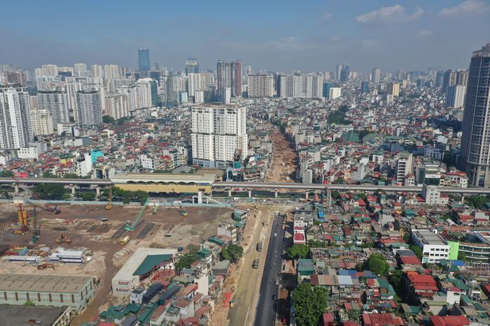 Hà Nội đang chuyển mình mạnh mẽ qua từng công trình, từng góc phố, nhưng những nét văn hóa và ký ức vẫn được gìn giữ trong nhịp sống hôm nay. Trước thềm kỷ niệm Ngày Giải phóng Thủ đô 10/10, một Hà Nội vừa thân quen, vừa mới mẻ đang hiện lên từng ngày.