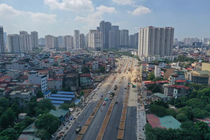 Theo Sở Xây dựng Hà Nội, dịp kỷ niệm Ngày Giải phóng Thủ đô 10/10, thành phố dự kiến thông xe một số đoạn thuộc đường Vành đai 2,5, gồm: Tuyến số 5 vào Khu đô thị mới Tây Hồ Tây; Cầu Giấy - Dịch Vọng - Dương Đình Nghệ; Vũ Phạm Hàm - Trần Duy Hưng; Ngụy Như Kon Tum - Nguyễn Trãi - Đầm Hồng và đường Lĩnh Nam.
