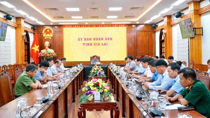 Quang cảnh buổi họp.