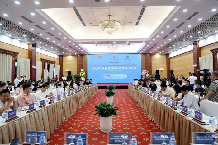 Toàn cảnh Diễn đàn “Ngành Thuế và ngành Hải quan đồng hành cùng doanh nghiệp, thúc đẩy tăng trưởng kinh tế hai con số”. Ảnh: Thanh Hằng