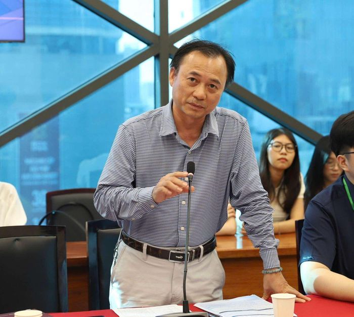  TS. Tạ Quang Tuấn, Phó Tổng Biên tập Tạp chí Lý luận chính trị, Học viện Chính trị quốc gia Hồ Chí Minh. 
