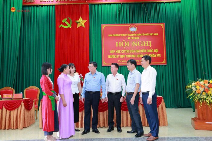 ĐBQH tỉnh Thanh Hóa tiếp xúc cử tri các xã Thọ Ngọc, Xuân Hòa. Ảnh: Quốc Hương
