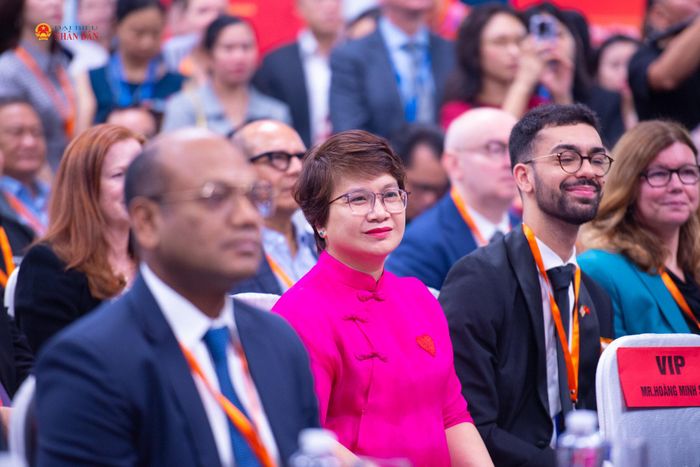Các đại biểu tham dự Triển lãm