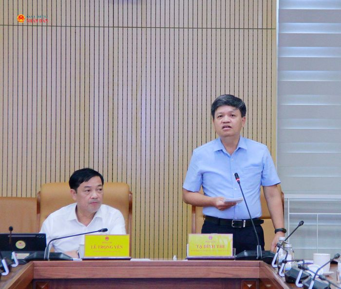 Phó Chủ nhiệm Ủy ban Khoa học, Công nghệ và Môi trường Tạ Đình Thi phát biểu tại hội nghị