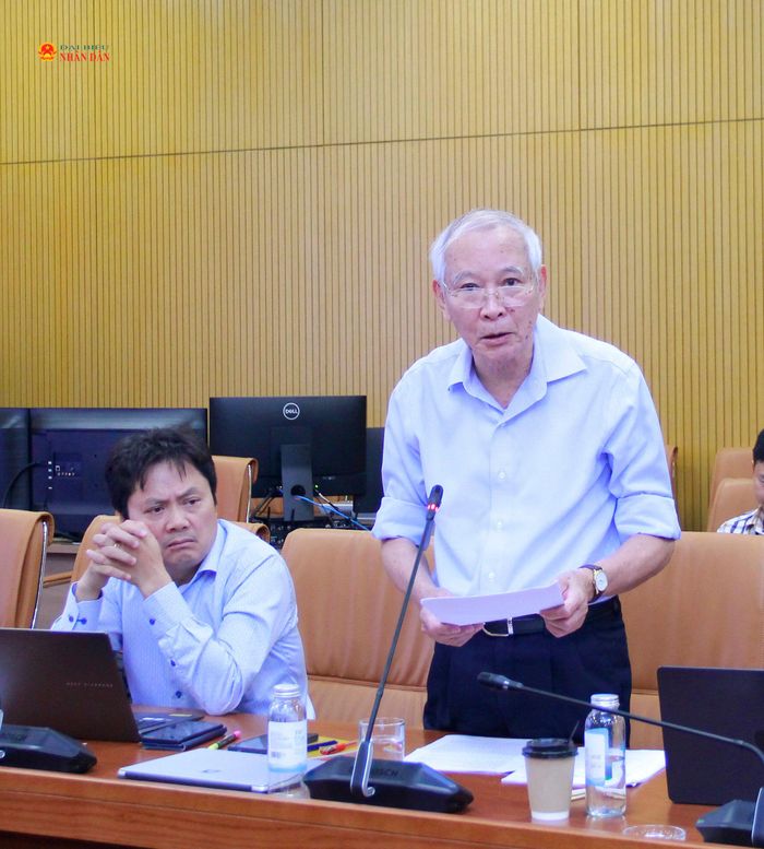Chủ tịch Hội Khí tượng Thủy văn Việt Nam, GS.TS Trần Thục phát biểu tại hội nghị