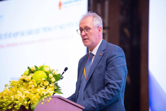 Ông Stefaan Hermans, Tổng Cục trưởng phụ trách hợp tác quốc tế, giáo dục, thanh niên, thể thao và văn hóa của Ủy ban Châu Âu phát biểu tại Hội nghị. Ảnh: Xuân Quý