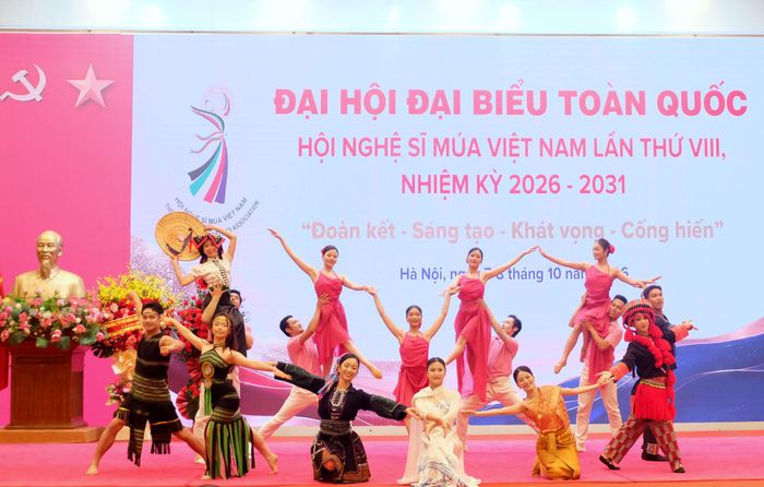 Bảo tồn tinh hoa gắn với phát triển sáng tạo di sản nghệ thuật múa dân gian các dân tộc Việt Nam. Ảnh: Ng. Phương