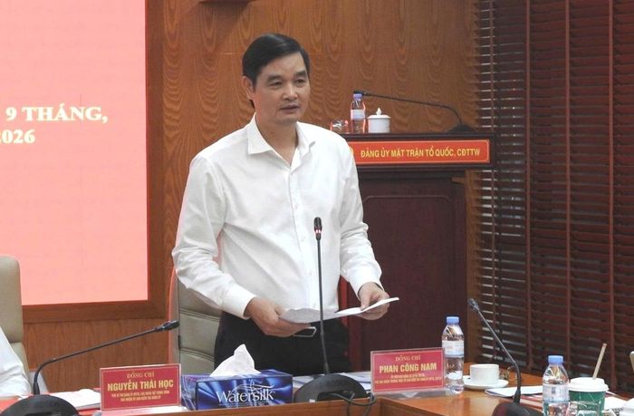Ông Phan Công Nam, Ủy viên Ban Chấp hành Đảng bộ, Phó Chủ nhiệm Thường trực Ủy ban Kiểm tra Đảng ủy.