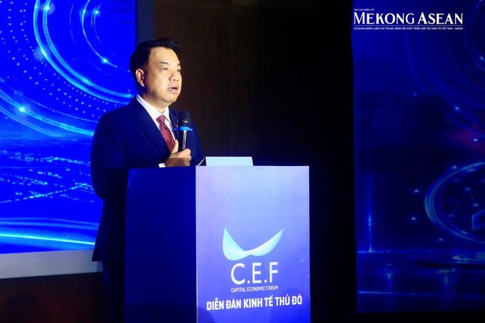 Ông Mạc Quốc Anh - Phó Chủ tịch kiêm Tổng Thư ký Hiệp hội Doanh nghiệp nhỏ và vừa Hà Nội phát biểu khai mạc sự kiện. Ảnh: Vũ Miên/Mekong ASEAN