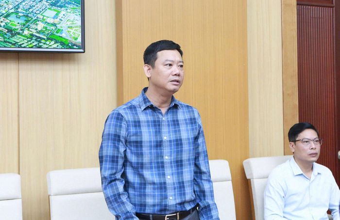 Đại diện các cơ quan báo chí phát biểu ý kiến tại buổi họp báo