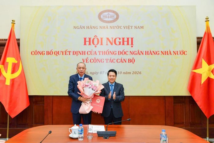 Phó Thống đốc Phạm Tiến Dũng trao Quyết định bổ nhiệm cho ông Nguyễn Tuấn Khanh