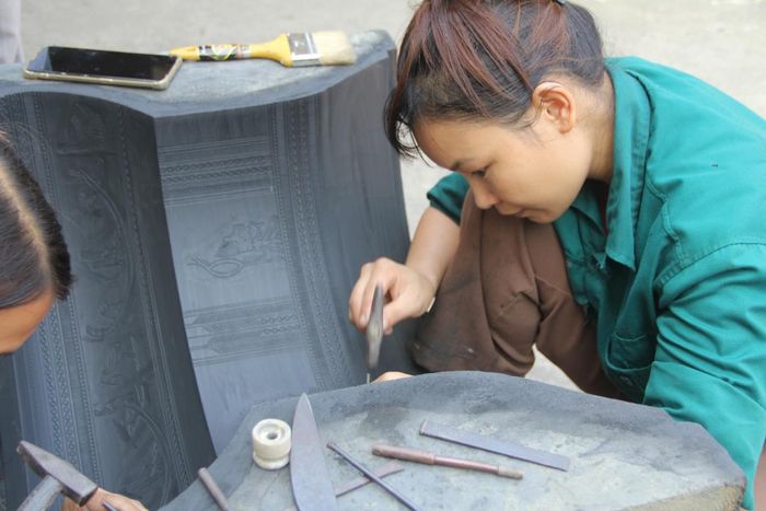 Người thợ tỉ mỉ từ khâu làm khuôn cho sản phẩm