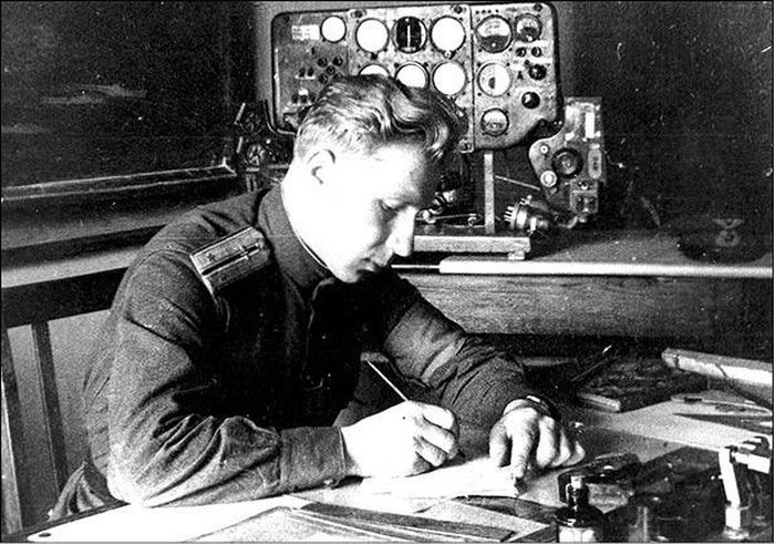 Trung tá tình báo Vladimir Glukhov