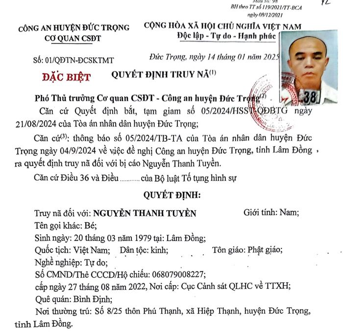Trong lúc đang lẩn trốn quyết định truy nã trên toàn quốc theo diện đặc biệt, Nguyễn Thanh Tuyền rời Lâm Đồng xuống Khánh Hòa tiếp tục thực hiện hành vi phạm pháp tàng trữ hàng cấm.
