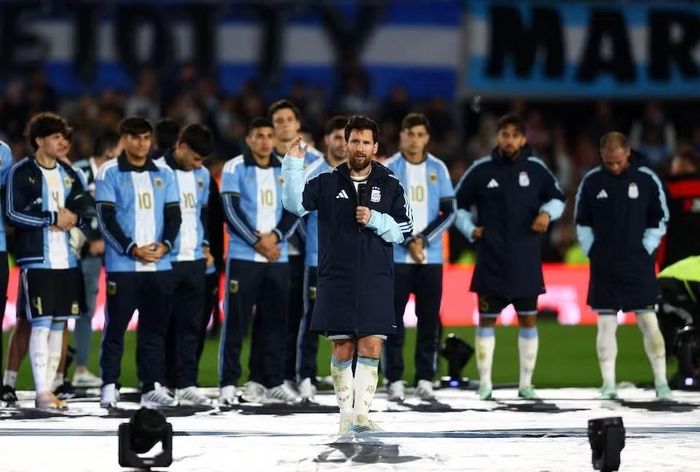 Messi chia tay La Albiceleste bằng một trận đấu với hàng vạn khán giả theo dõi trực tiếp. Ảnh: Reuters.
