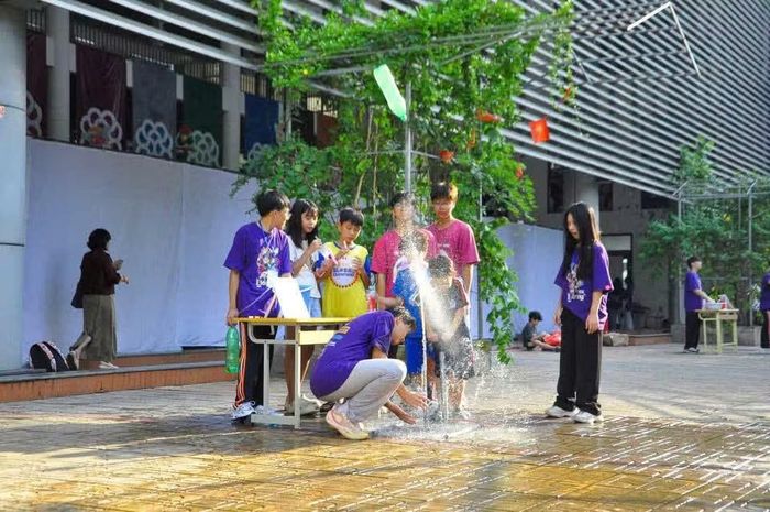 Sau 12 năm tổ chức, Triển lãm khoa học Science Tornado đã trở thành sân chơi bổ ích dành cho mọi lứa tuổi, góp phần lan tỏa niềm đam mê khoa học đối với cộng đồng.