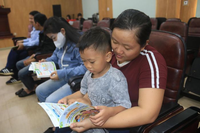 Sau khi tham gia chương trình, phụ huynh hiểu hơn về cách chăm sóc trẻ.