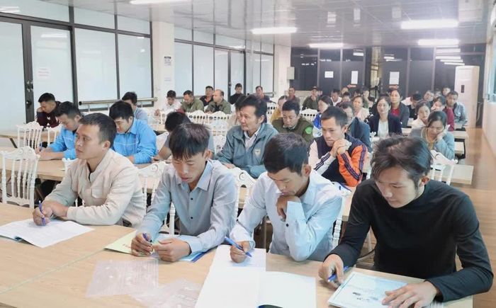 Các học viên tham dự lớp tập huấn.