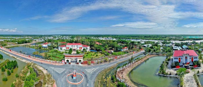  Kỳ họp thứ 6 HĐND tỉnh khoá XI quyết nghị chủ trương đầu tư dự án Đường ven biển đoạn qua tỉnh Cà Mau, với điểm đầu tại Rạch Gốc (Xã Phan Ngọc Hiển), kết nối với tuyến đường Hồ Chí Minh, cao tốc Cà Mau - Đất Mũi, tạo trục liên kết giao thông quan trọng với các tỉnh, thành trong khu vực.