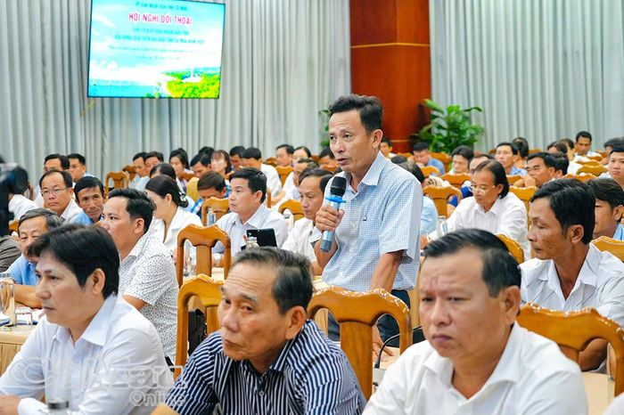 Ông Nguyễn Hùng Luỹ, Hội viên Nông dân phường Giá Rai, phát biểu ý kiến tại hội nghị.