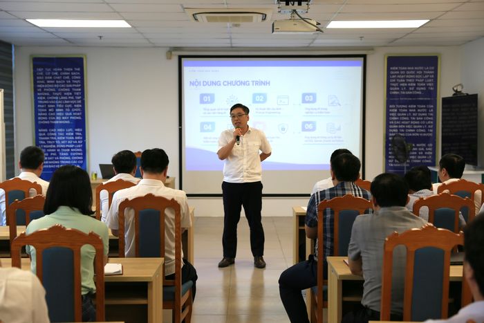 Đại diện Cục CNTT - đồng chí Lê Anh Vũ chia sẻ tại chương trình