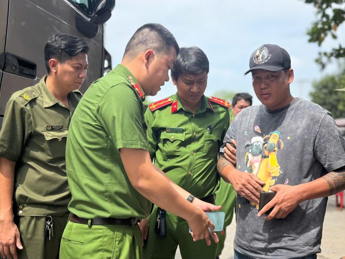 Cán bộ, chiến sĩ Công an TPHCM phát hiện và xử lý triệt để vấn nạn ma túy trong đợt cao điểm làm sạch địa bàn vừa qua