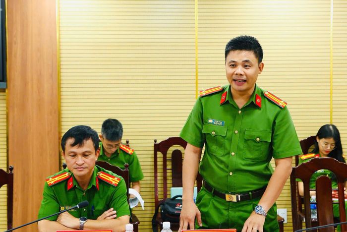 Đại biểu tham luận tại tọa đàm