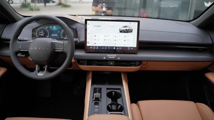 Thiết kế khoang lái của Lexus ES 2026. Ảnh: Lexus.