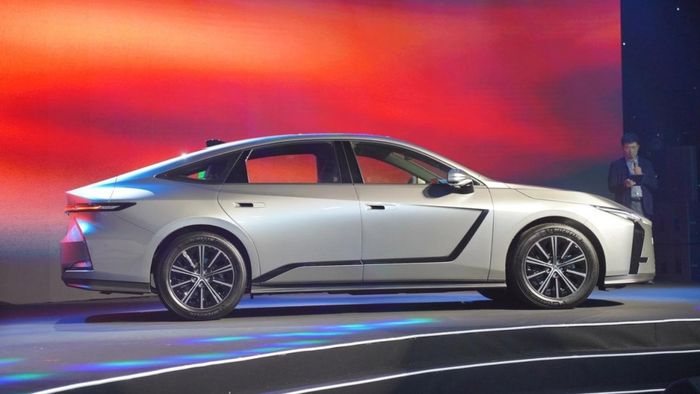 Lexus ES 2026 mới tăng đáng kể kích thước. Ảnh: Lexus.