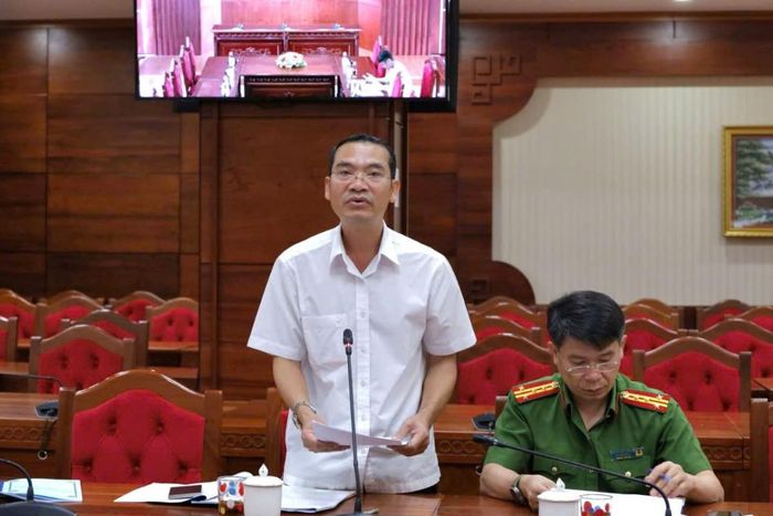 Lãnh đạo Trung tâm Phát triển Quỹ đất tỉnh phát biểu.