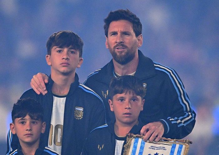 Sự nổi tiếng của Messi giúp AFA tìm được nhiều nhà tài trợ - Ảnh: Reuters 