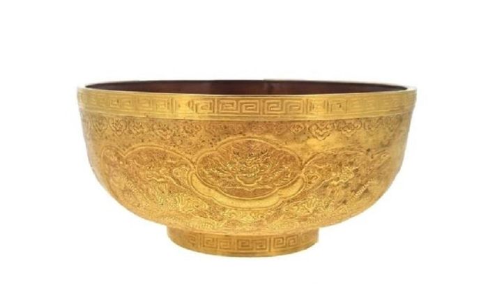 Bát vàng thời vua Khải Định.