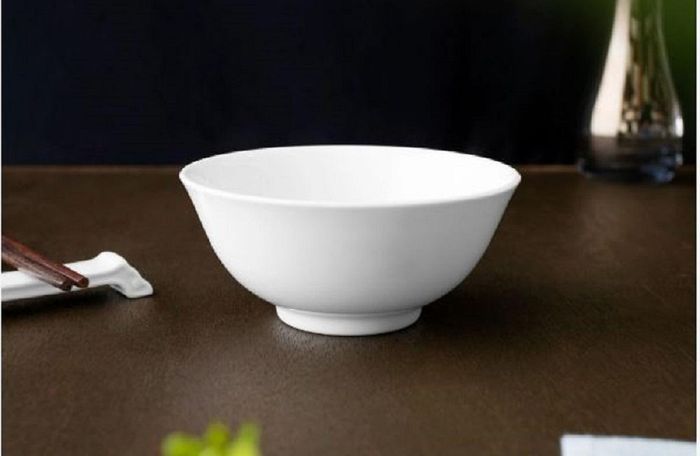 Nên chọn các loại bát an toàn để sử dụng.