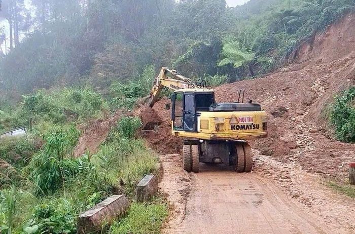 Khu vực miền núi ở Đà Nẵng xảy ra sạt lở. (Ảnh: T.L)