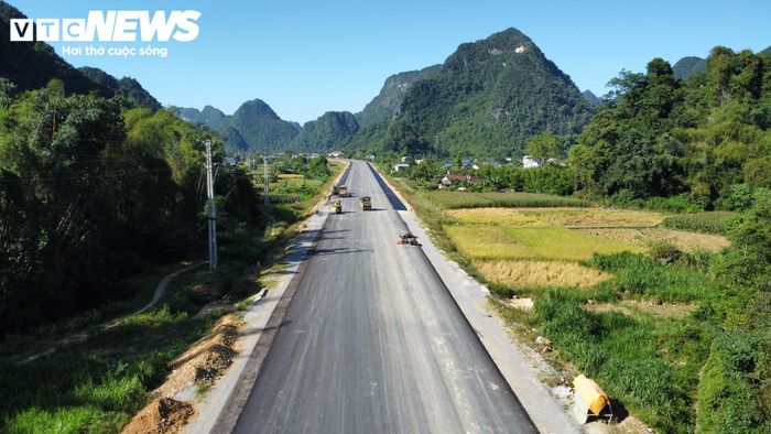 Đoạn Km0+000 - Km61+700 (Đồng Đăng - Đông Khê) với chiều dài 62km đủ điều kiện khai thác có kiểm soát trước ngày 31/12/2026.