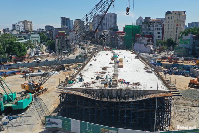 Đến đầu tháng 10-2026, gói thầu đã đạt hơn 40% khối lượng công việc, hoàn thành toàn bộ hạng mục cọc khoan nhồi tại mố và trụ cầu.