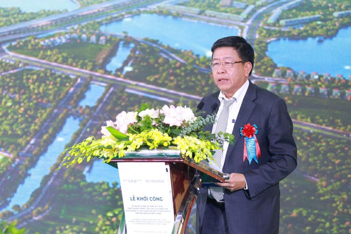 Phó Chủ tịch Thường trực UBND thành phố Hà Nội Dương Đức Tuấn phát biểu tại lễ khởi công. Ảnh: Văn Tuyến
