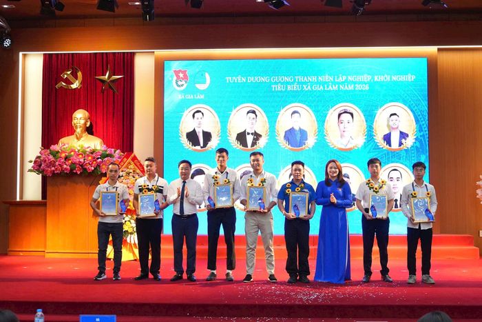 Biểu dương thanh niên khởi nghiệp, lập nghiệp tiêu biểu xã Gia Lâm năm 2026. Ảnh: Hoàng Anh 