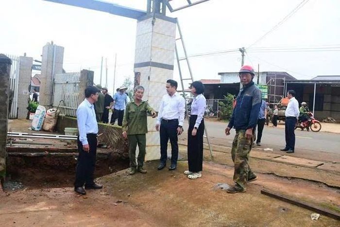 Nhiều xã, phường, đặc khu trên địa bàn tỉnh Lâm Đồng đẩy mạnh tuyên truyền, vận động người dân bàn giao mặt bằng, góp phần đẩy nhanh tiến độ giải ngân vốn đầu tư công. Ảnh: PV