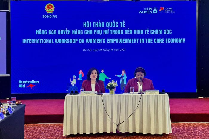 Hội thảo “Nâng cao quyền năng cho phụ nữ trong nền kinh tế chăm sóc” do Bộ Nội vụ phối hợp với UN Women và Đại sứ quán Australia tại Việt Nam tổ chức ngày 8-10. Ảnh: Quỳnh Anh