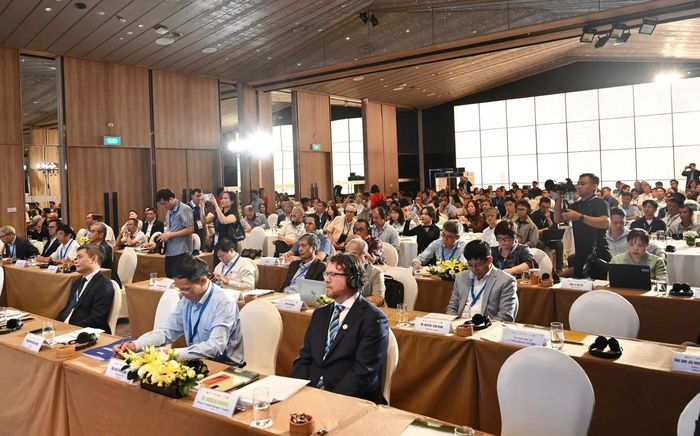Đại biểu dự Diễn đàn kết nối nghiên cứu, công nghiệp và đổi mới sáng tạo trong Chuỗi giá trị cây keo bền vững. Ảnh: Kiều Chi