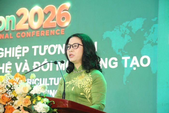 GS.TS. Nguyễn Thị Lan, Giám đốc Học viện Nông nghiệp Việt Nam, phát biểu tại hội thảo. Ảnh: Mai Khôi