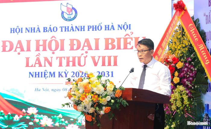 Phó Chủ tịch Thường trực Hội Nhà báo Việt Nam Nguyễn Đức Lợi phát biểu chỉ đạo Đại hội.